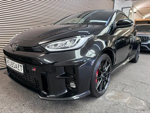 Toyota Yaris 1.6 GR Sport Performance 261pk Carbon Acc Clima Carplay Incl 12Mnd Garantie