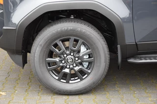 Toyota Land Cruiser – thumbnail 8