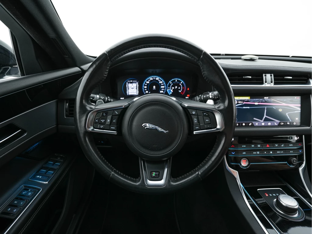 Jaguar XF – foto 19