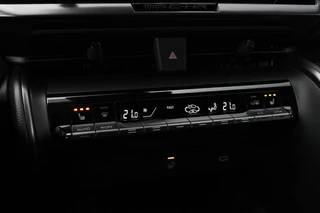 Toyota C-HR – thumbnail 18