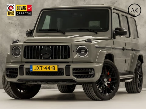 Mercedes-Benz G-Klasse 63 AMG 585Pk (SCHUIFDAK, CARBON PACK, ALCANTARA HEMEL, APPLE CARPLAY, BURMESTER, MASSAGE, STOELKOELING/VERWARMING, ADAPTIVE CRUISE, 360 CAMERA, SFEERVERLICHTING, TREKHAAK, NIEUWSTAAT)