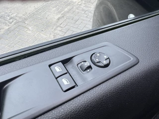 Opel Vivaro – thumbnail 35