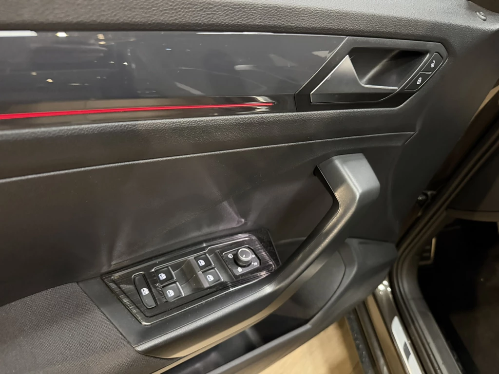 Volkswagen T-Roc – foto 12