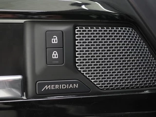 Land Rover Defender – thumbnail 25