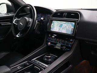 Jaguar F-PACE – thumbnail 8