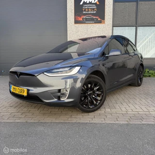 Tesla Model X – thumbnail 1