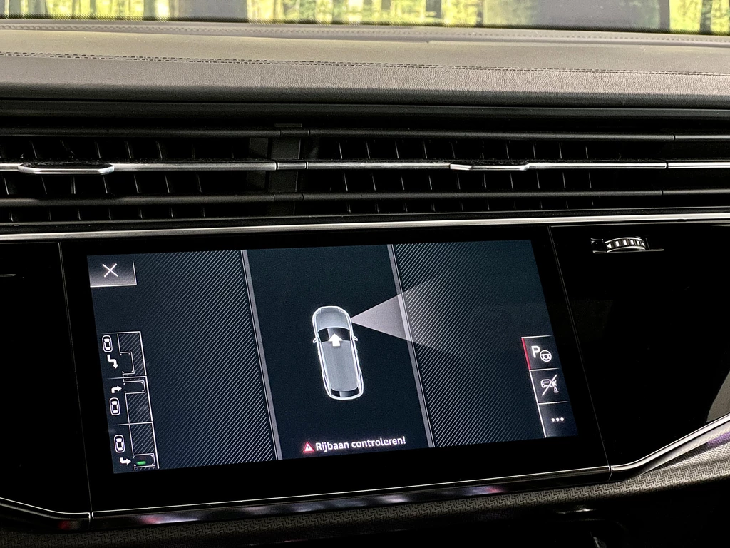 Audi RSQ8 – foto 17