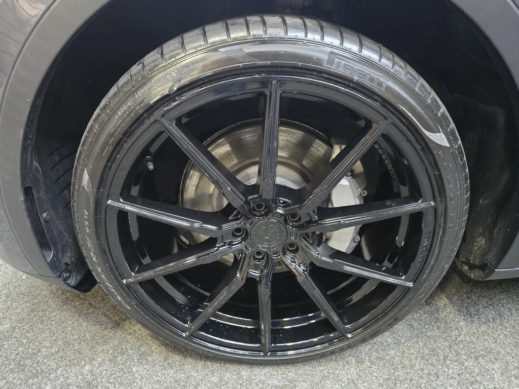 Tesla Model Y – foto 8