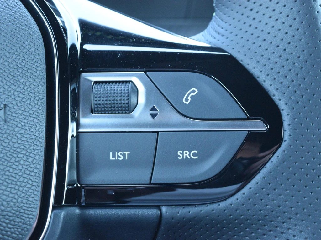 Peugeot e-2008 – foto 17