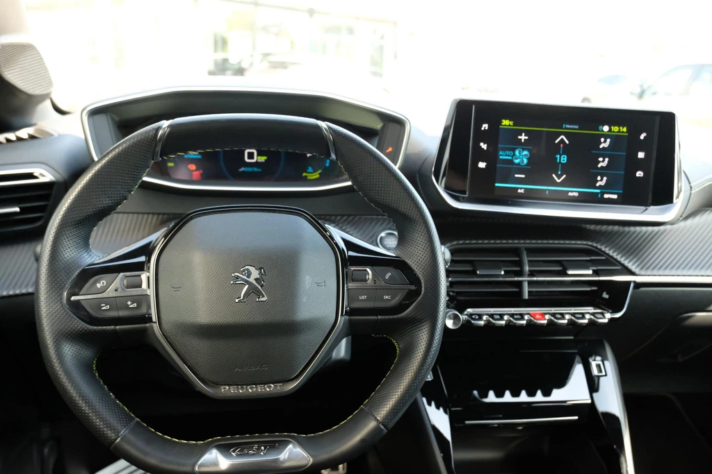 Peugeot e-208 – foto 10