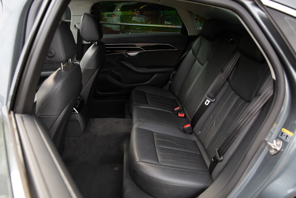 Audi A8 – foto 12