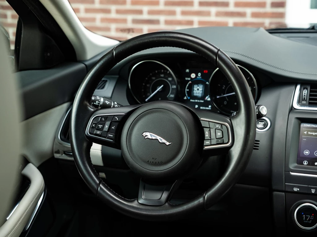 Jaguar E-PACE – foto 43