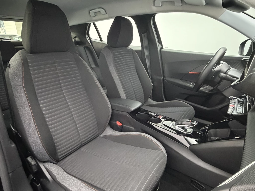 Peugeot e-2008 – foto 12