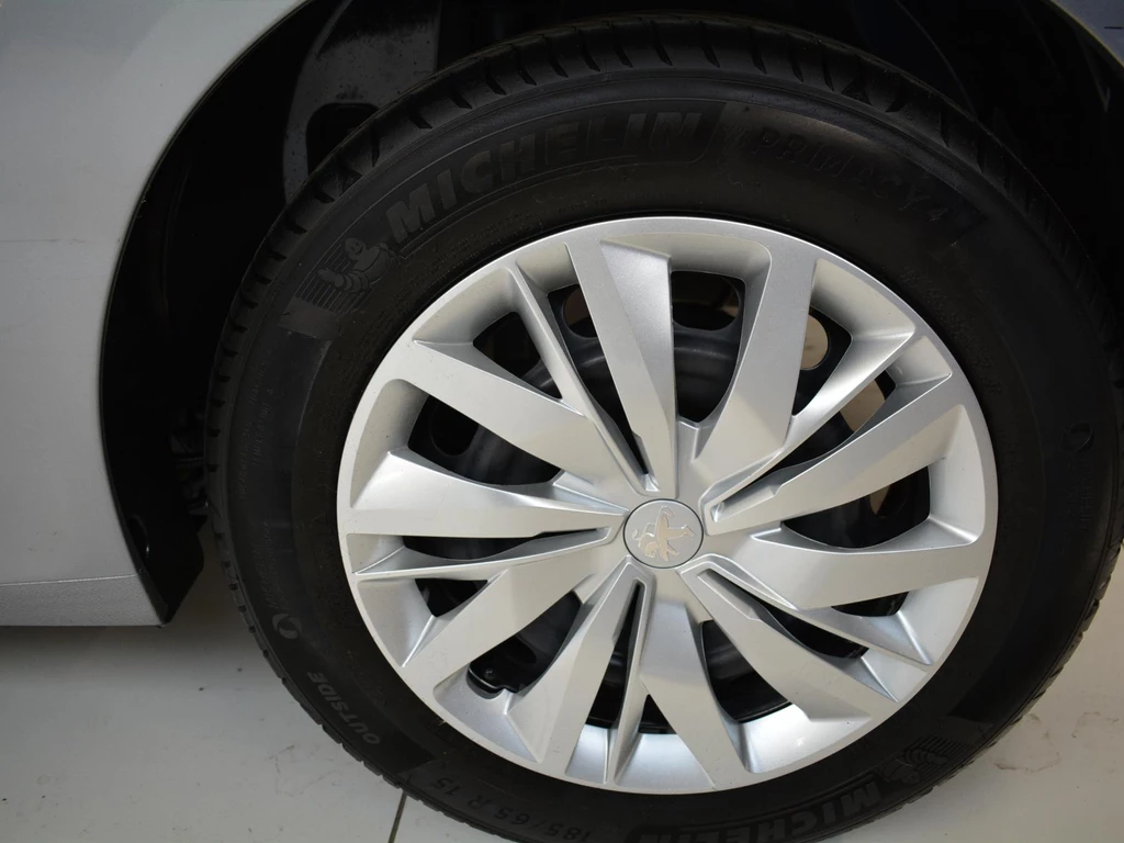 Peugeot 208 – foto 24