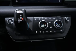 Land Rover Defender – thumbnail 26