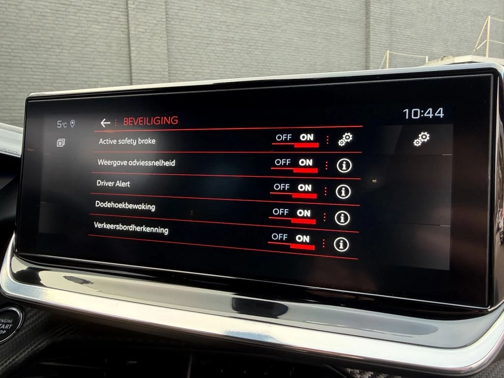 Peugeot 208 – foto 43