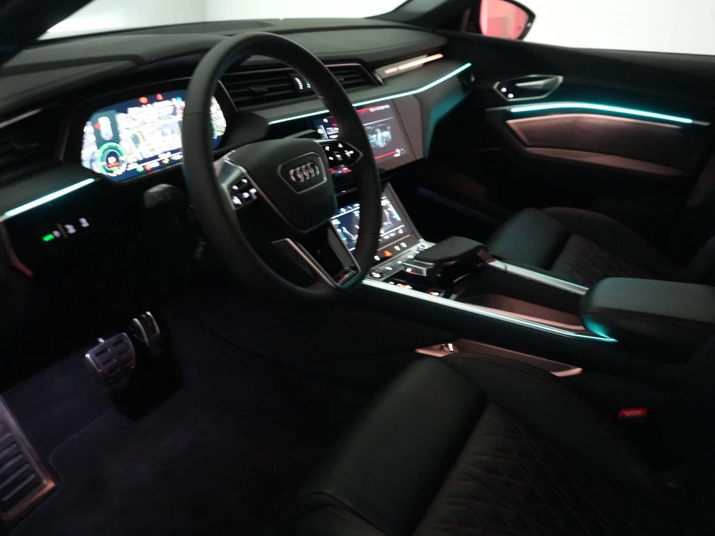 Audi Q8 Sportback e-tron – foto 34