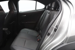 Lexus UX – thumbnail 35