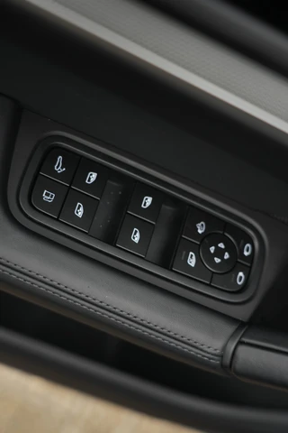 Porsche Cayenne – thumbnail 26