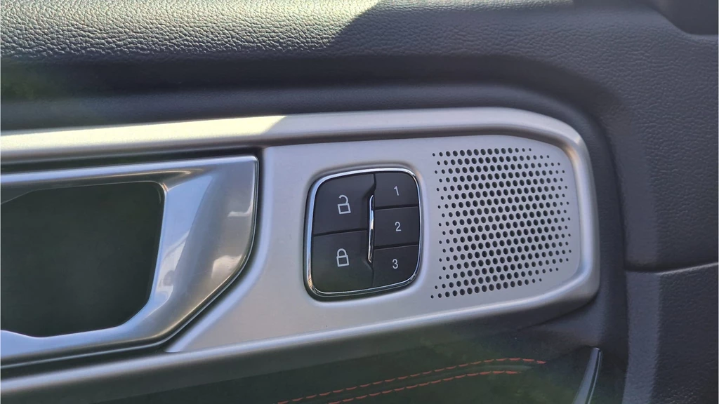 Ford Explorer – foto 38