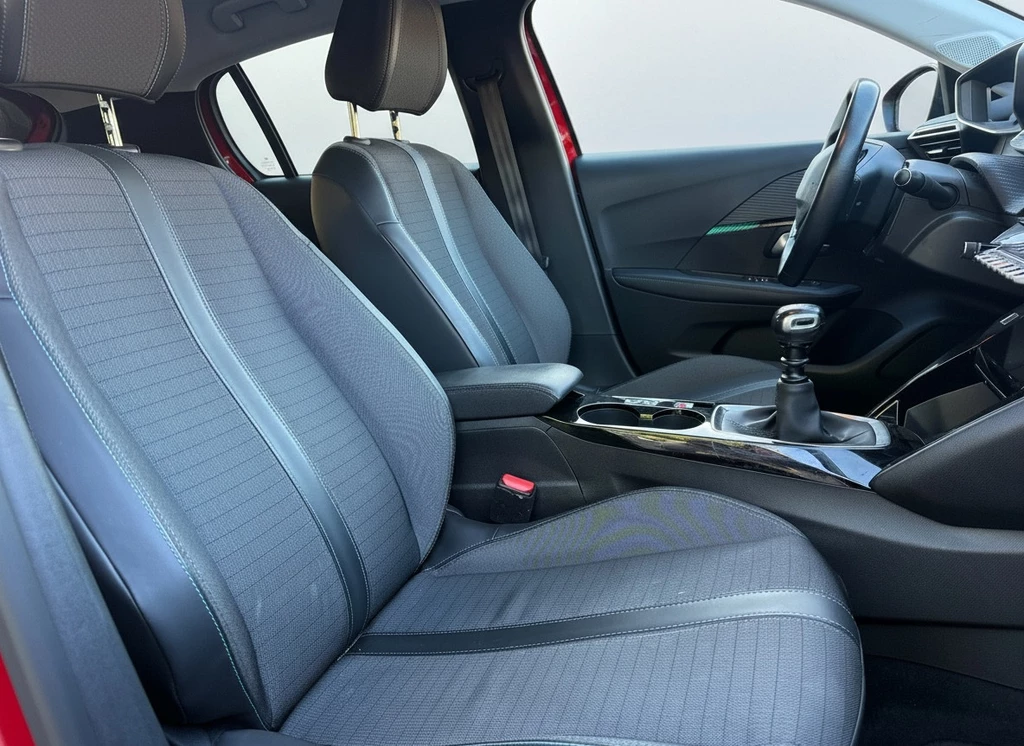 Peugeot 208 – foto 12