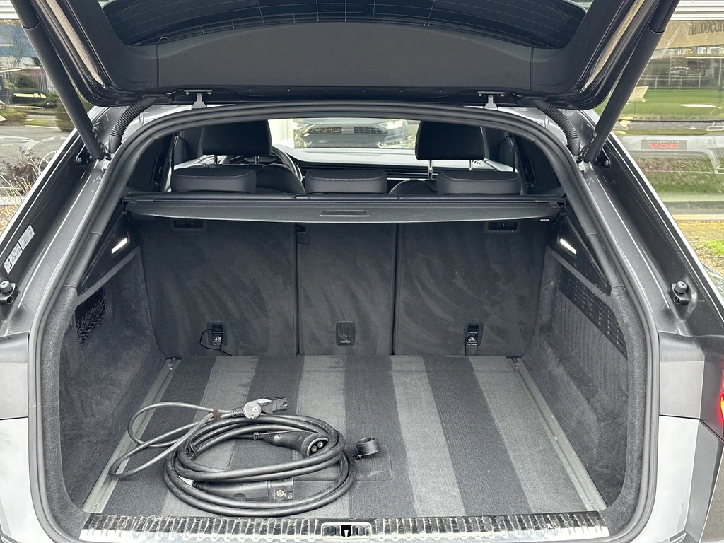 Audi Q8 – foto 36