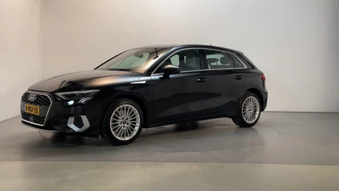 Audi A3 Sportback 35 TFSI 150pk S-Tronic Business Edition LED Stoelverwarming Navigatie Parkeersensoren