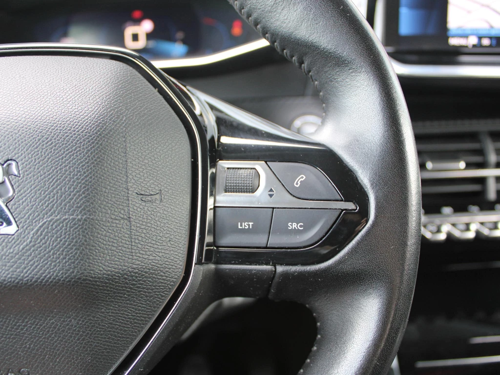 Peugeot 208 – foto 18