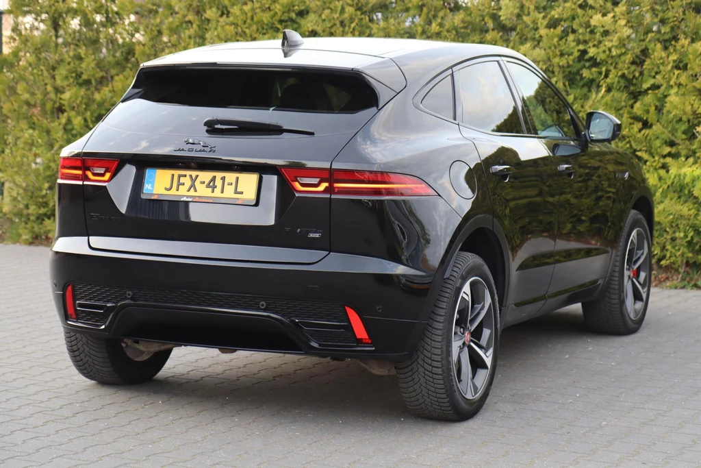 Jaguar E-PACE – foto 9