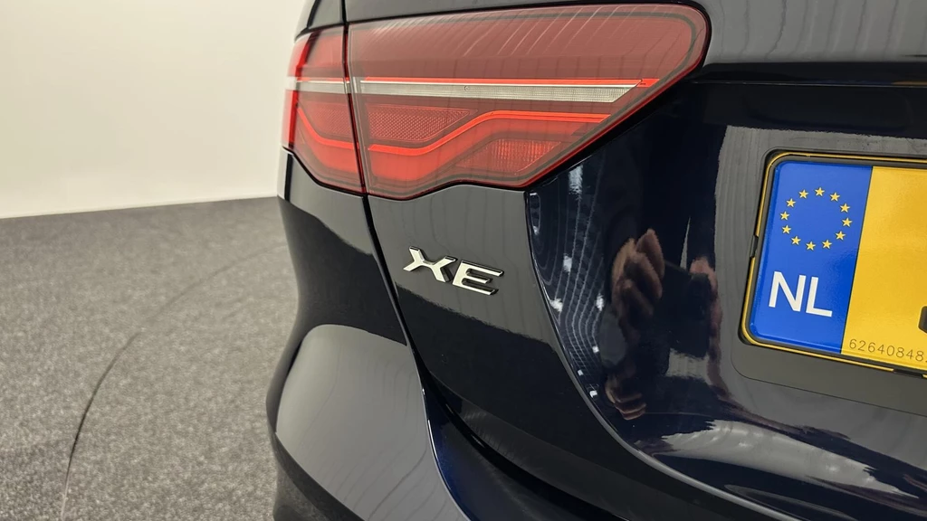 Jaguar XE – foto 16
