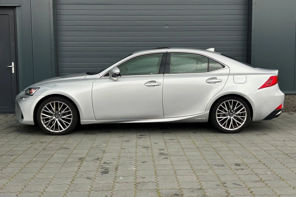 Lexus IS – foto 2
