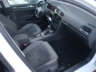 Volkswagen Golf – thumbnail 34