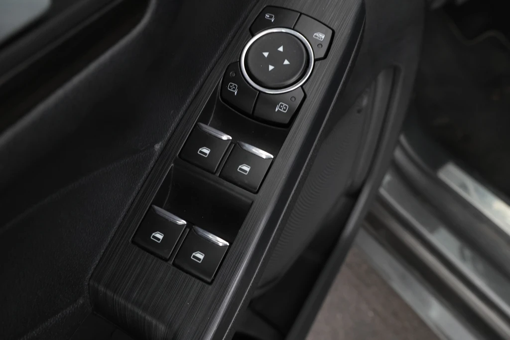 Ford Kuga – foto 17