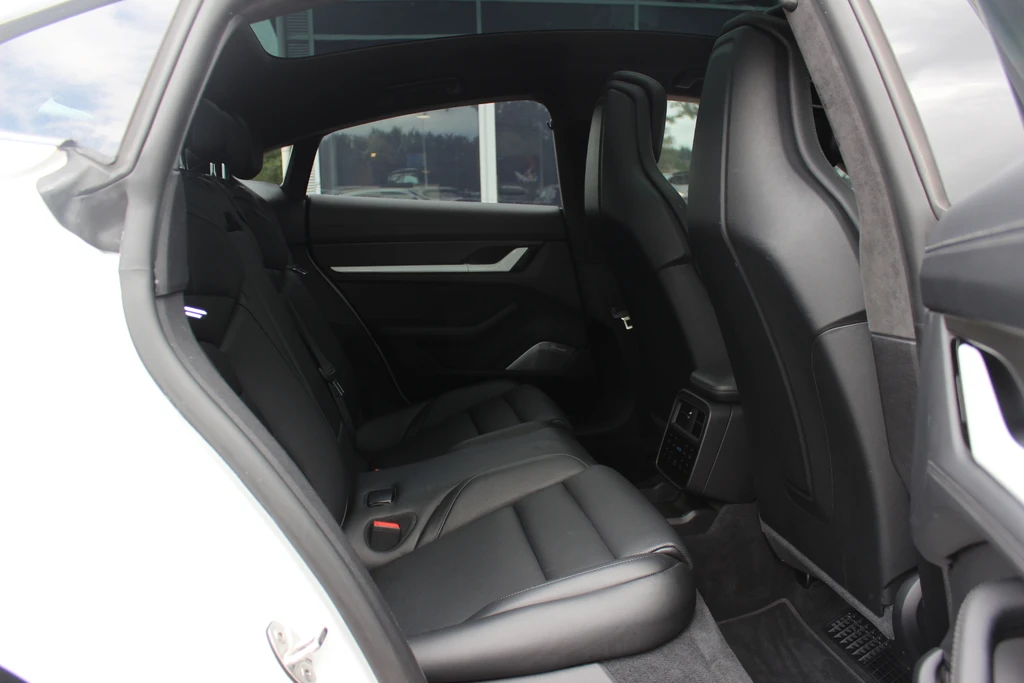 Porsche Taycan – foto 15
