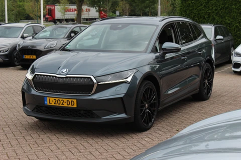 Škoda Enyaq iV 60 First Edition / SoH 93,1% / Camera / CarPlay / Keyless / Matrix LED / 20'' / Dodehoek / Stoelverwarming / DAB / ACC