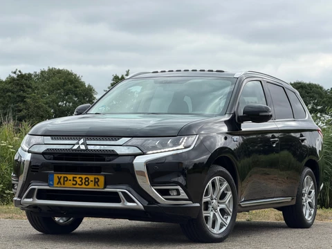 Mitsubishi Outlander 2.4 PHEV Intense Plus - Black Pearl - Schuif/kantel dak - Leder