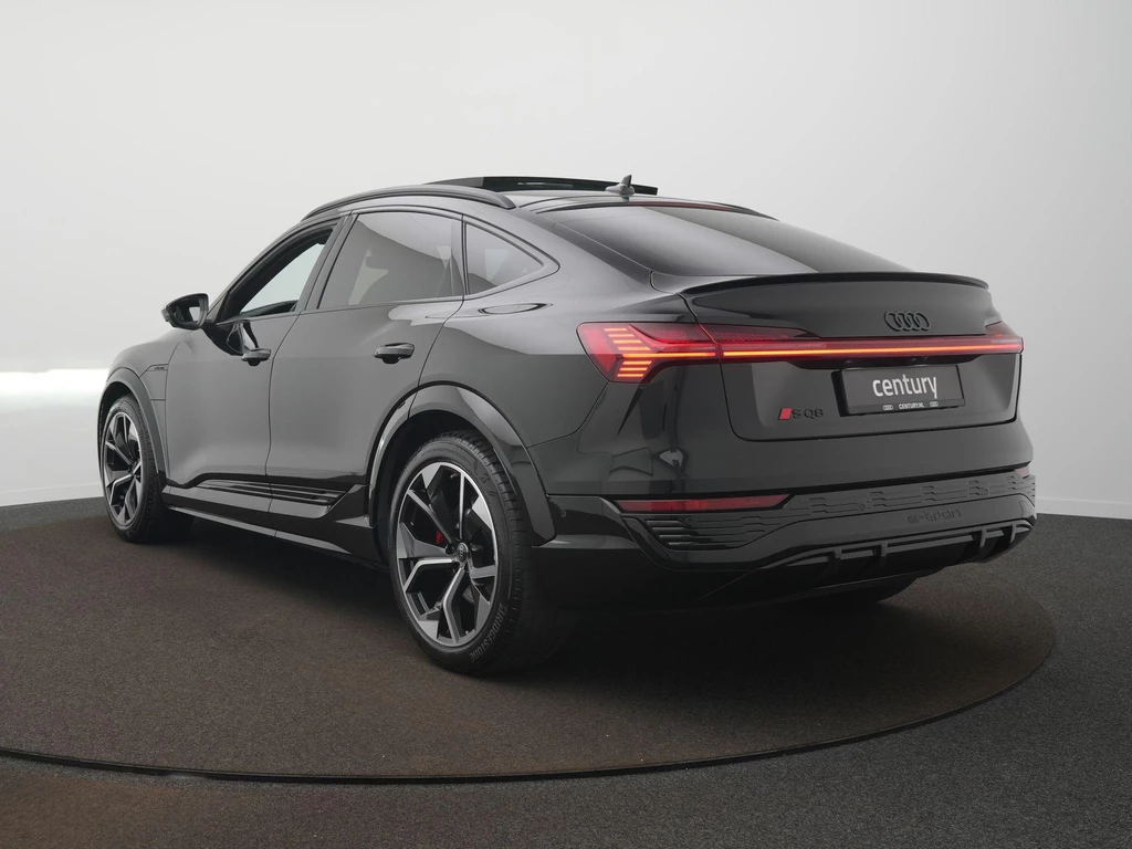 Audi Q8 Sportback e-tron – foto 4