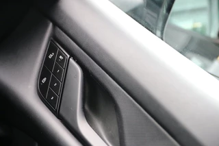 Porsche Taycan – thumbnail 22
