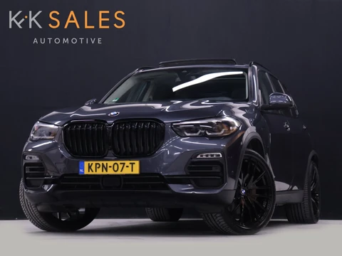 BMW X5 xDrive45e Sport [SOH 97%, PANORAMADAK, HARMAN KARDON, TREKHAAK, LUCHTVERING, APPLE CARPLAY, ANDROID AUTO, MEMORY SEATS, M SPORT VELG, CAMERA, NIEUWSTAAT]