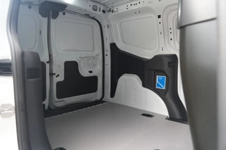 Ford E-Transit Courier – thumbnail 12