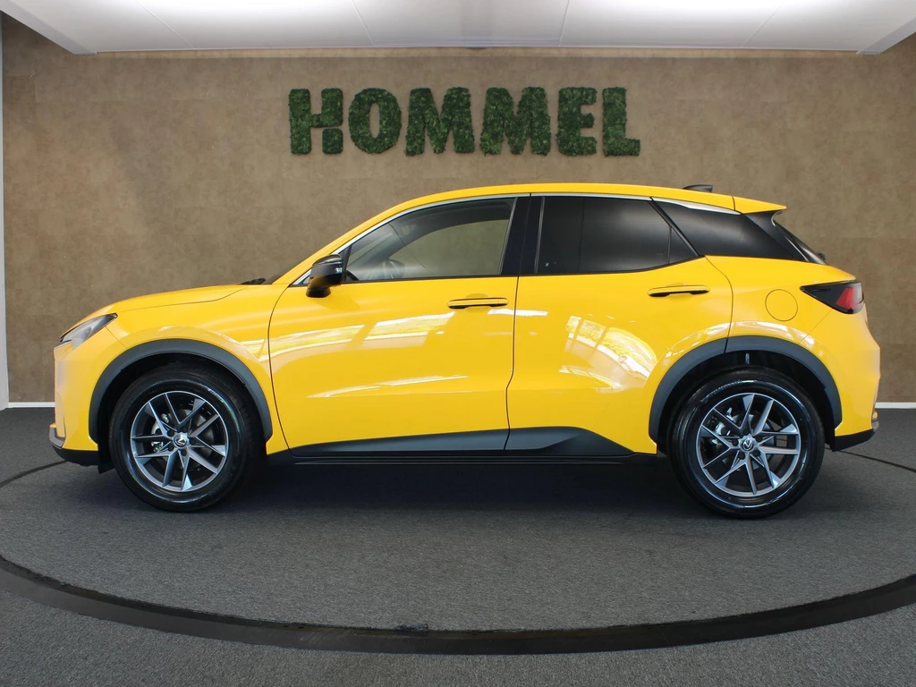 Lexus LBX – foto 3