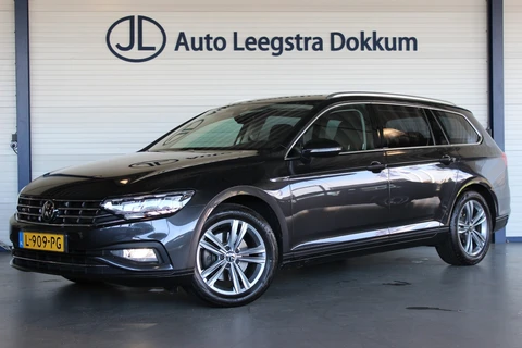 Volkswagen Passat Variant 1.5 TSI Business Trekhaak | R-Line Look | Camera | Virtual Cockpit | Adapt. Cruise | Bluetooth | Navi | LED | 17" LMV | PDC V+A