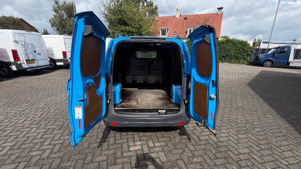 Ford Transit Courier – foto 13