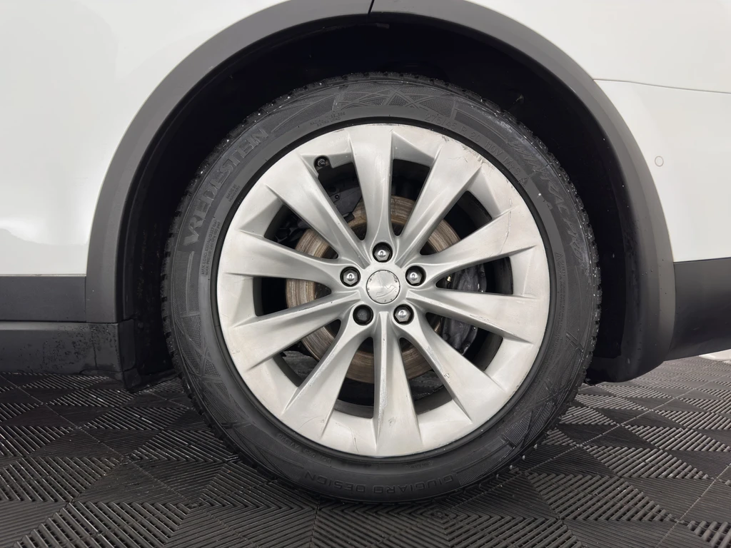 Tesla Model X – foto 28
