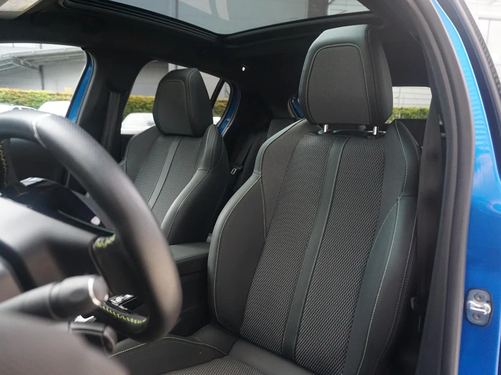 Peugeot 208 – foto 12