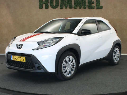 Toyota Aygo X 1.0 VVT-i MT Play - ORIGINEEL NEDERLANDSE AUTO - ACHTERUITRIJCAMERA - CRUISE CONTROL - APPLE CARPLAY/ANDROID AUTO - AIRCO - BLUETOOTH TELEFOONVOORBEREIDING - MULTIMEDIA SCHERM
