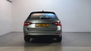 Škoda Superb – thumbnail 4