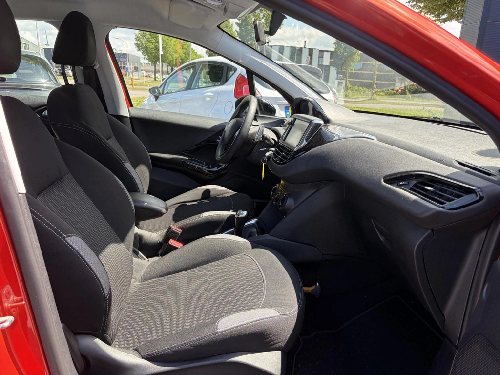 Peugeot 208 – foto 9