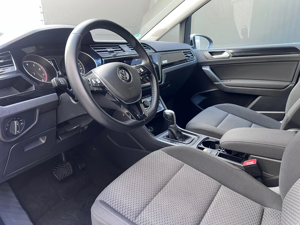 Volkswagen Touran – foto 10