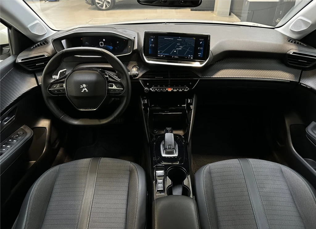 Peugeot 208 – foto 12